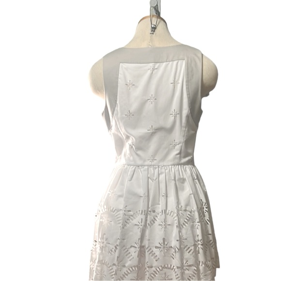 Milly "Pippa" Laser Cut Sleeveless Linen Dress, White, Size 6 - Picture 6 of 13